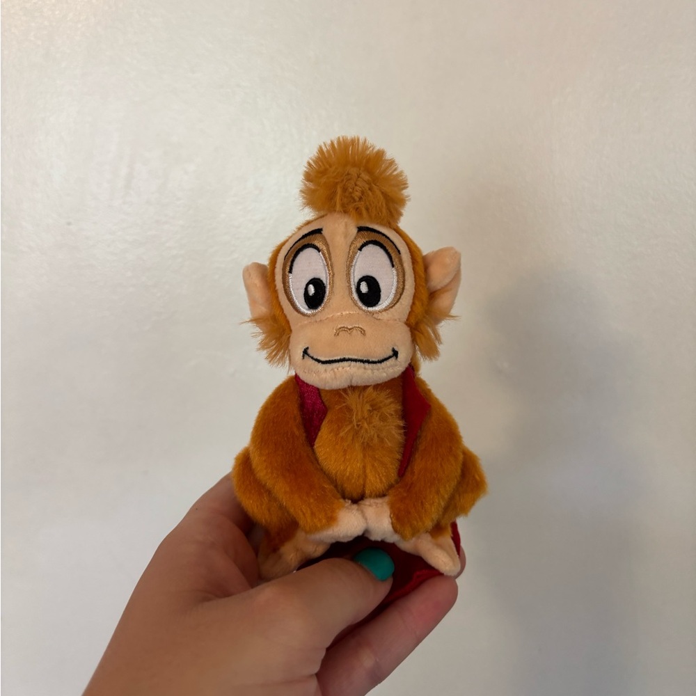 Disney Aladdin Abu Shoulder Magnet